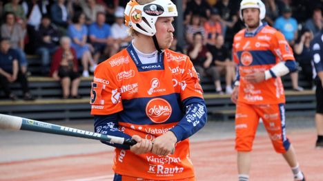 Arkistokuvassa Kankaanpään mailan Santeri Heinimäki.