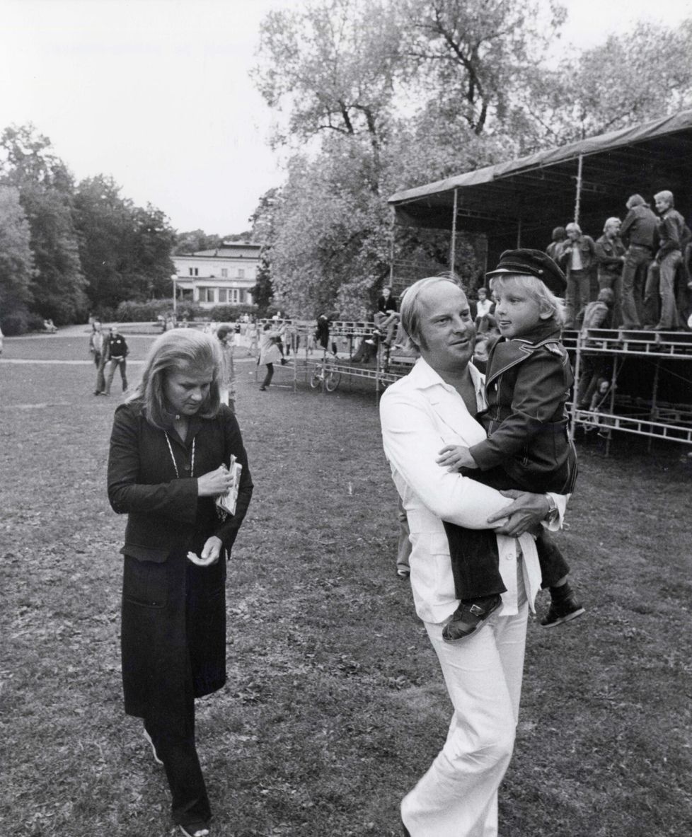 Jean Ramsay Kuvanveistäjä Laila Pullisen poika Jean Ramsay kertoo äidistään - Ilta ...