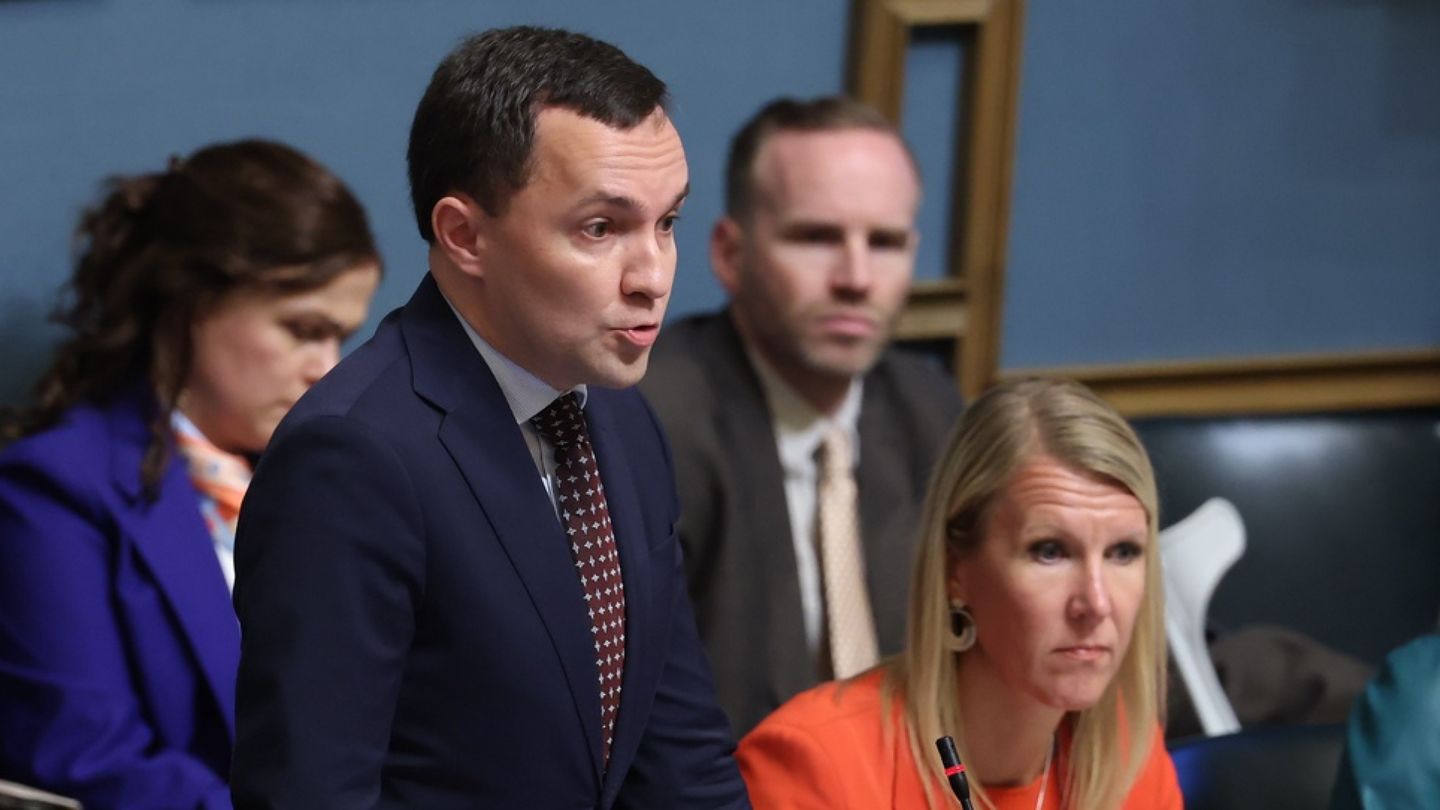 Wille Rydman purki sydäntään syöpäkeskustelussa: ”Ei isääni olisi mikään politiikka pelastanut”