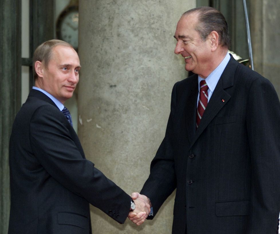 Vladimir Putin (vas.) ja Ranskan presidentti Jacques Chirac tapasivat Pariisissa loka­kuussa 2000. 
