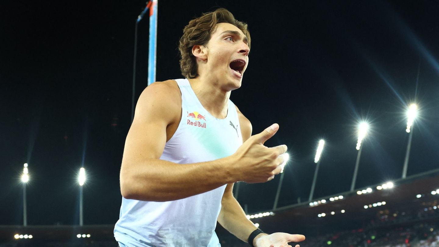 Pole Vault Star Armand Duplantis Shouts at TV Cameras: 'Who the Hell Do You Think I Am?'