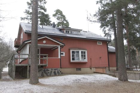 Koskenmäen entinen kirjasto. 
