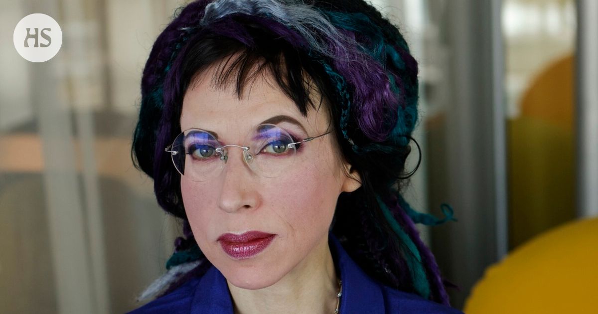 Juhani Mykkänen’s podcast: Sofi Oksanen tells why the Russia speech should not focus on Putin