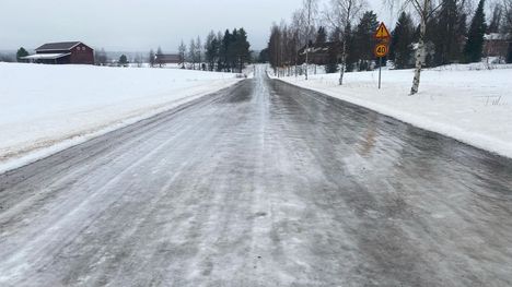 Tällainen luistinrata oli Pohjantie Ylöjärvellä torstaina aamupäivällä.