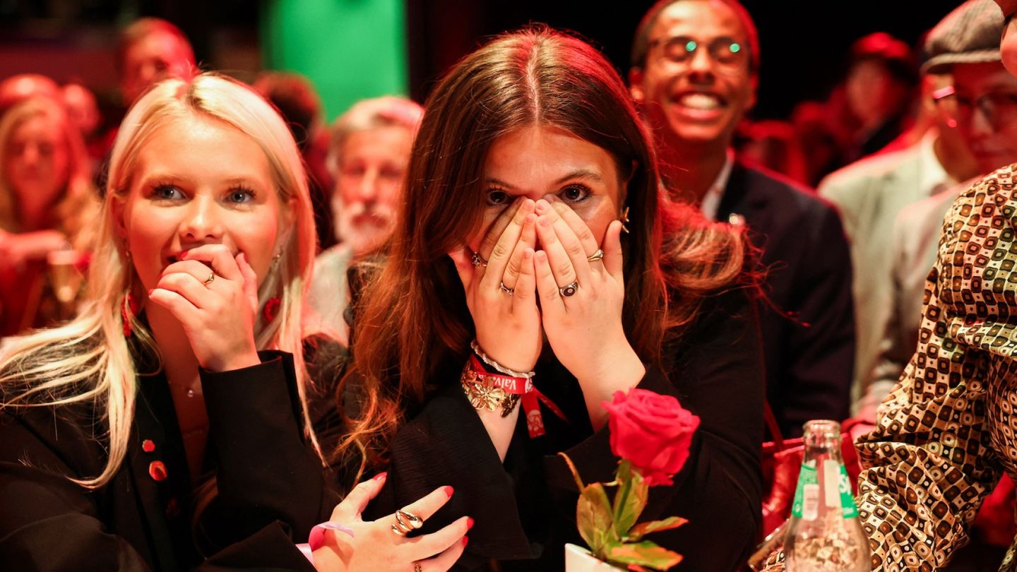 77 prosenttia äänistä laskettu, tilanne Ruotsissa lähes tasan – ”Se olisi vuosisadan comeback”