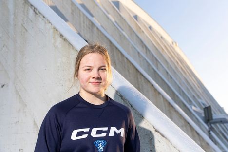Emilia Kyrkkö sanoo tavoitteekseen päästä olympialaisiin vuonna 2026. Hän on aloittanut kiekkoilu-uransa HC Nokiassa.