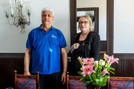 Ravintola Aryanan yrittäjät Rashid ja Sirkka Khan.