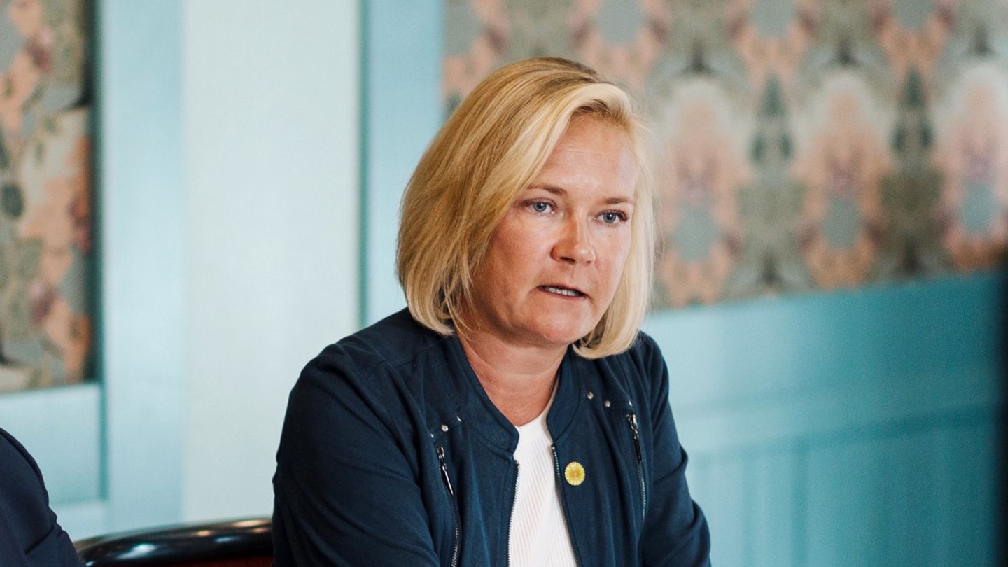 Finnish Interior Minister Criticizes PM Over Protection Police Review
