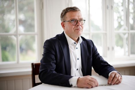 Pääministeri Petteri Orpo (kok) kuvattuna Kesärannassa heinäkuun alkupuolella.