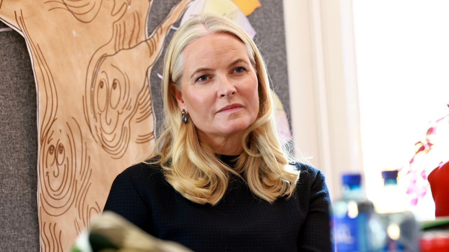 Norja | Mette-Marit antoi ”täyden tukensa” Jeffrey Epsteinin uhreille