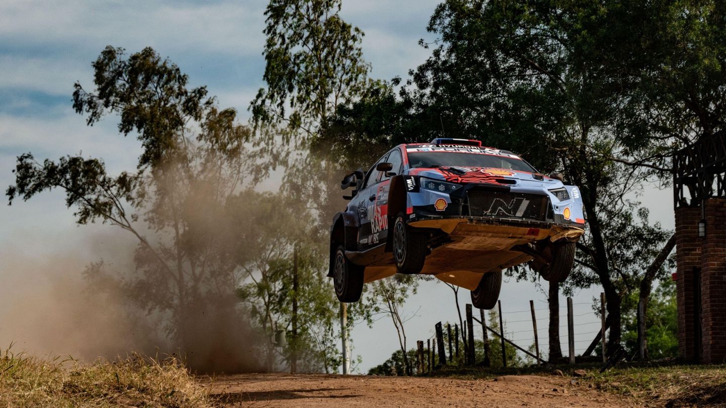 MM-ralli vauhdissa – Sami Pajari kasvatti taas johtoaan