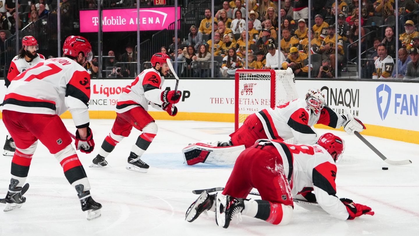 Carolina is botching a golden opportunity for the Stanley Cup