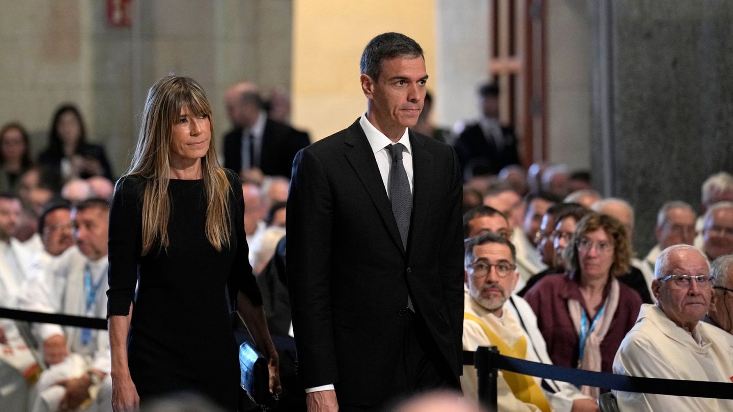 Spanish Prime Minister's Wife Placed Under Travel Ban