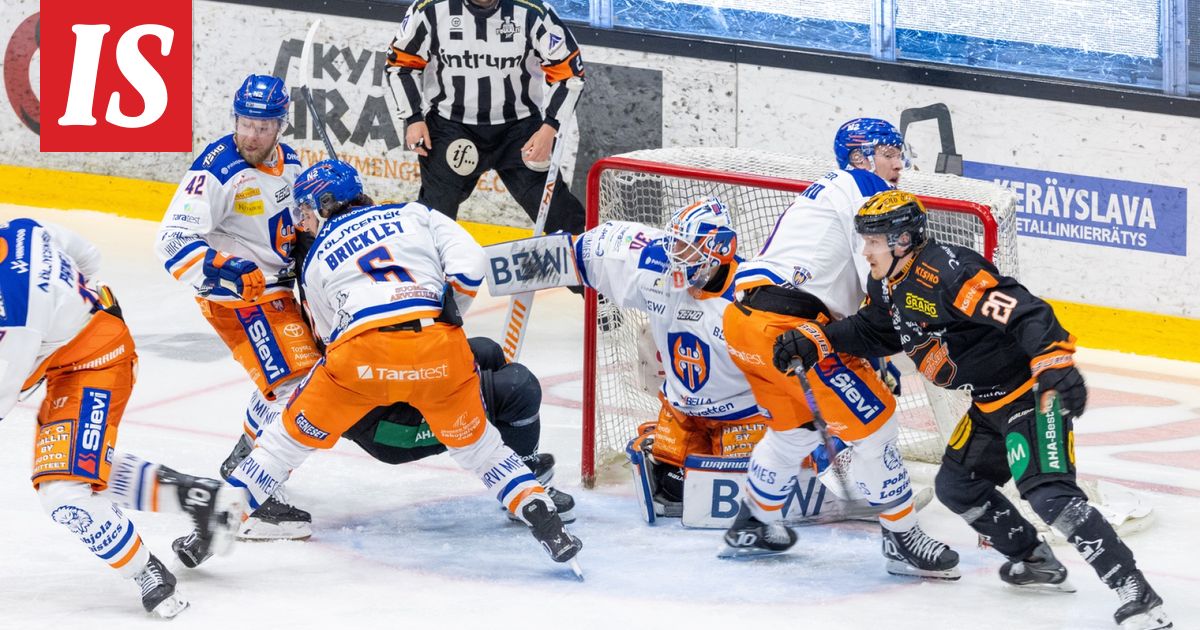Kaaos Kouvolassa – Tapparan valmentaja hyppäsi kaiteen päälle karjumaan: ”Säikähdin”