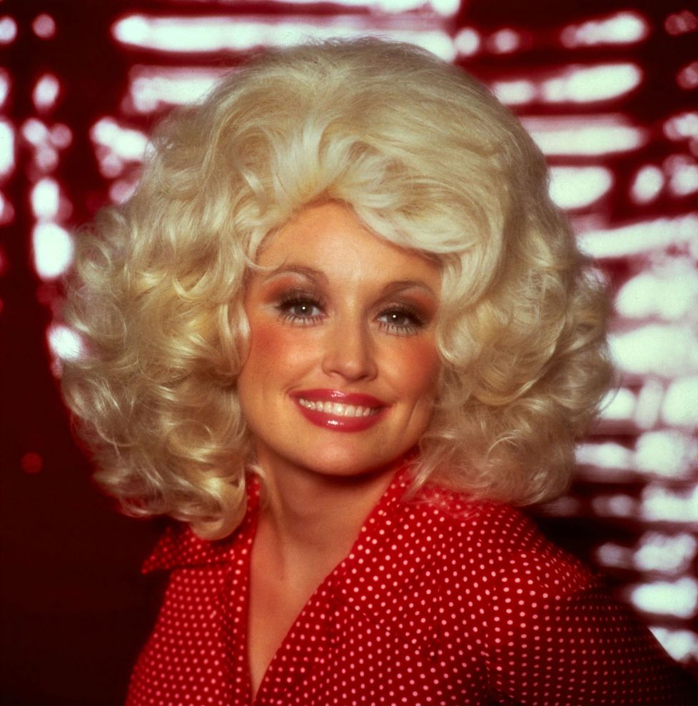 dolly-parton-on-kuollut-n-in-h-nest-tuli-kaikkien-rakastama