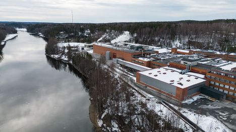 Pehmopaperia Nokialla valmistava Essity myi 1,5 miljoonalla eurolla yhdeksän hehtaarin tontin Nokian kaupungin uutta puhdistamoa varten Nokianvirran rannalta. Puhdistamon rakentaminen alkaa tänä vuonna valokuvassa kauimpana olevaan päätyyn.