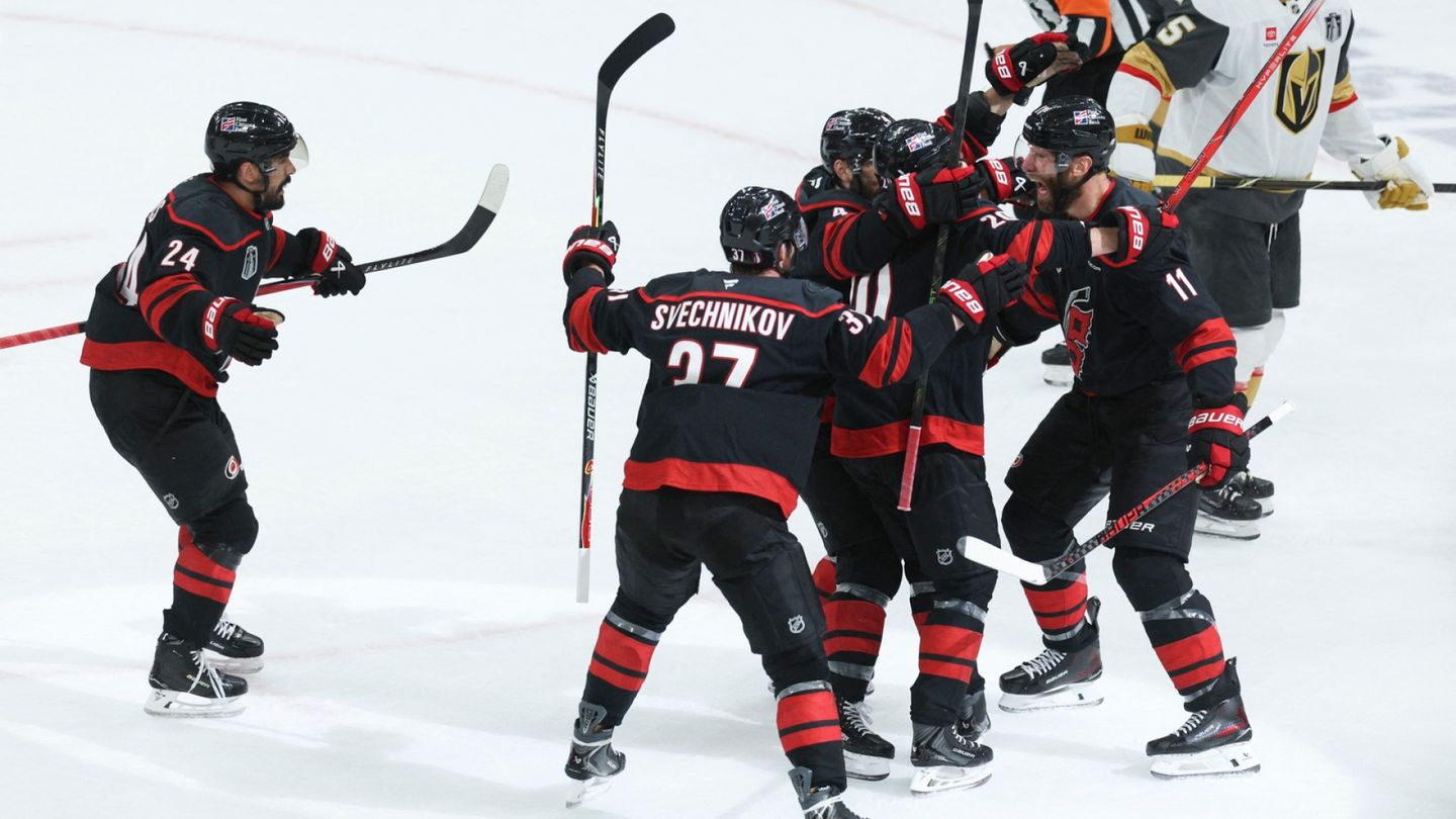 NHL | Carolina Wins Final Thriller, Sebastian Aho Involved in Decisive Goal