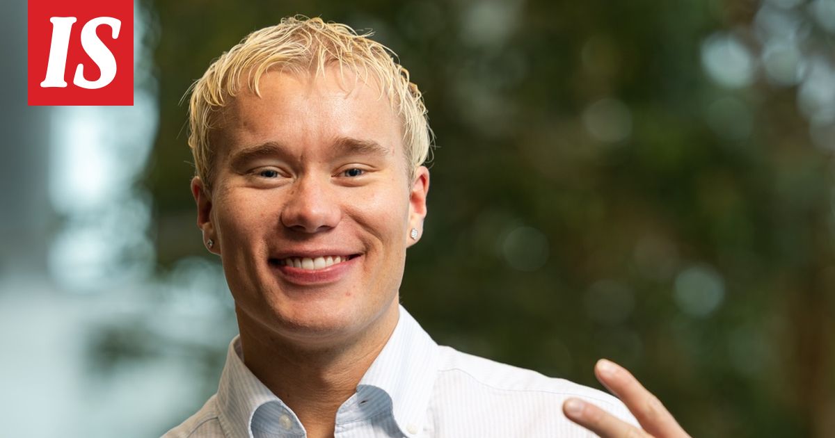 Jaakko Parkkali villitsi amerikkalaiset ylävartalo öljyttynä – poliisi paikalle