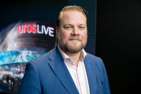 Vuonna 2020 Uroksen silloinen toimitusjohtaja Jerry Raatikainen esitteli Tampereen uuden areenan nimeä.